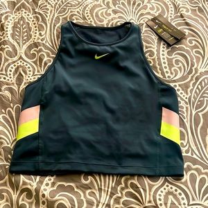 Nike training crop top w/mesh back.